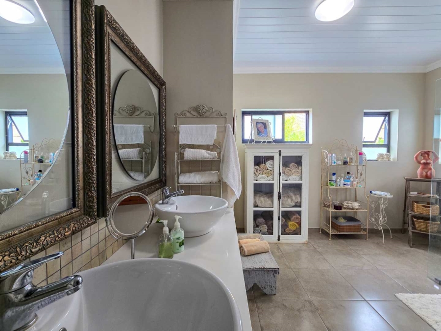 3 Bedroom Property for Sale in Stilbaai Wes Western Cape